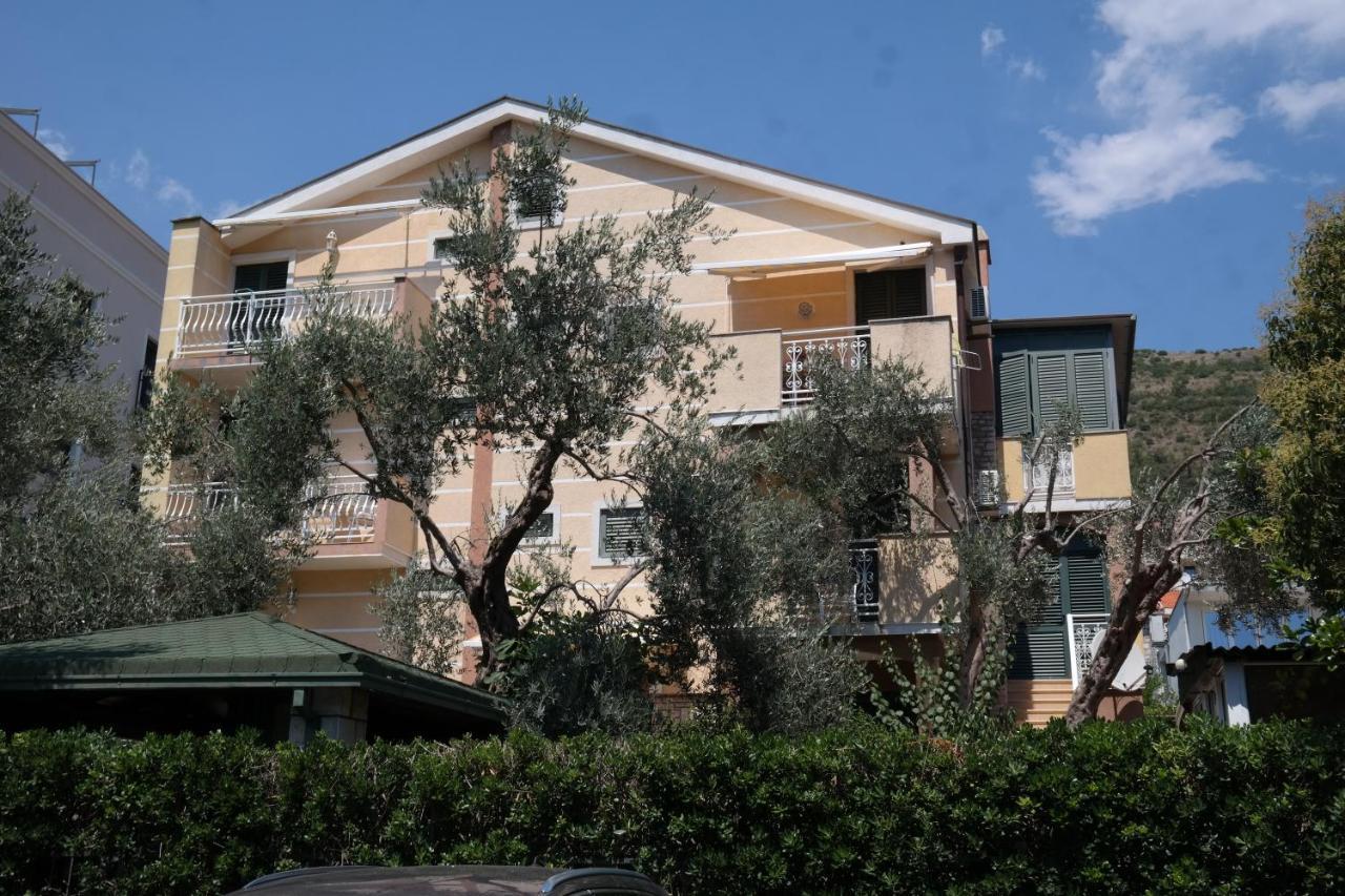 Kuca Radovic Hotel Petrovac Buitenkant foto