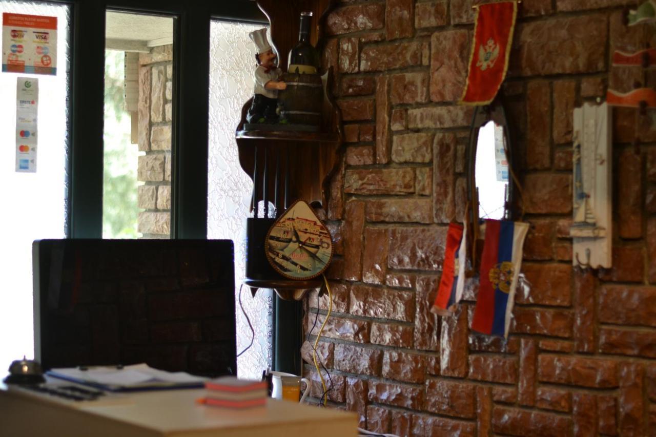 Kuca Radovic Hotel Petrovac Buitenkant foto