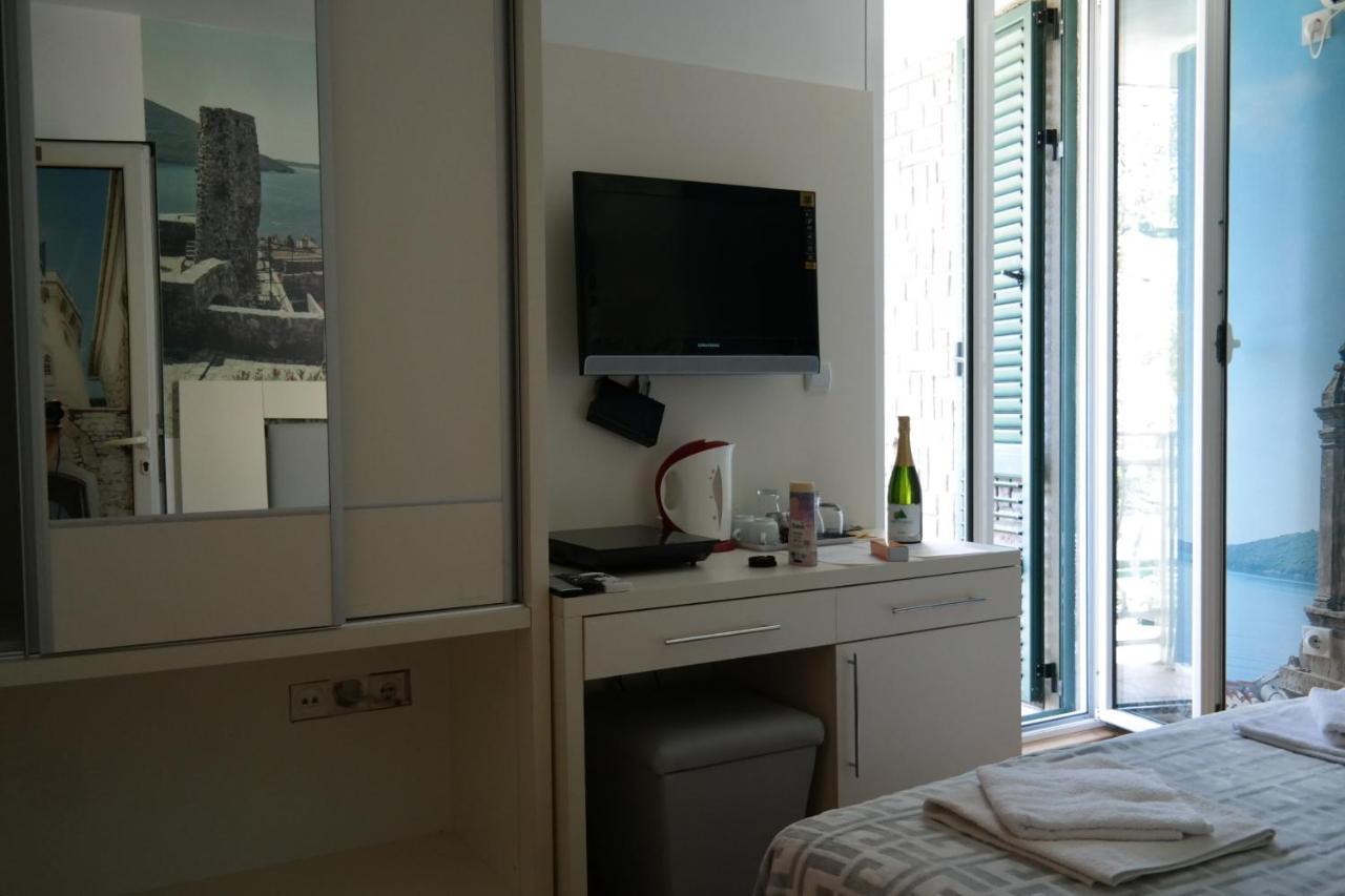 Kuca Radovic Hotel Petrovac Buitenkant foto