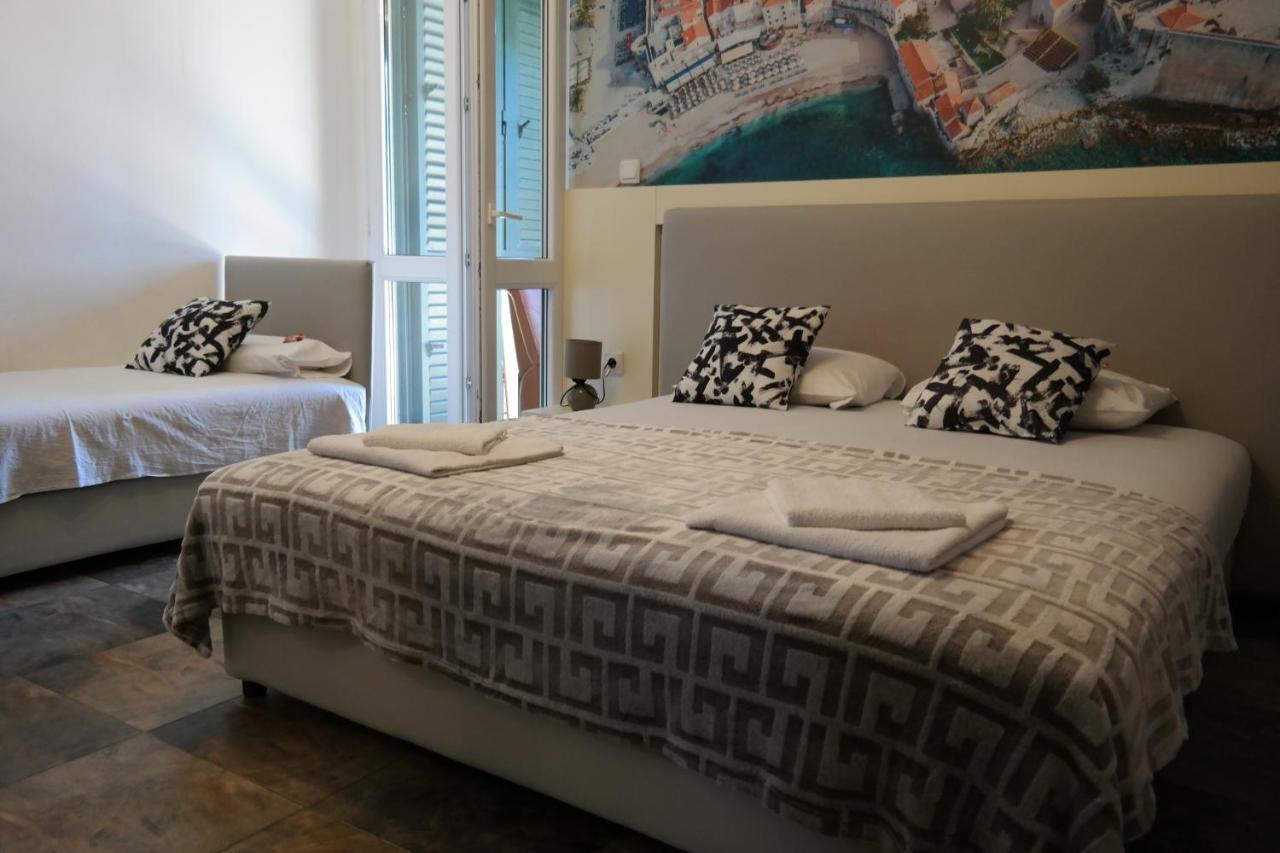 Kuca Radovic Hotel Petrovac Buitenkant foto