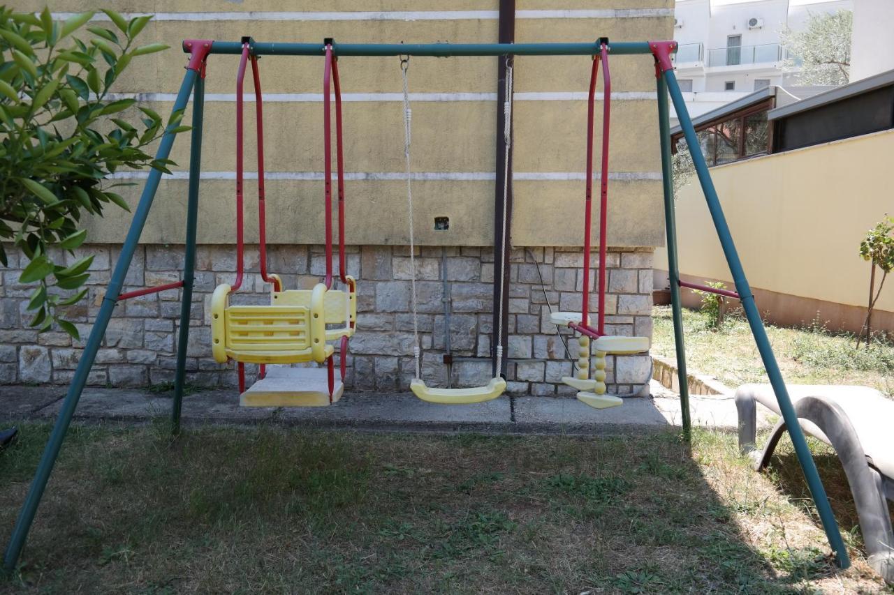 Kuca Radovic Hotel Petrovac Buitenkant foto